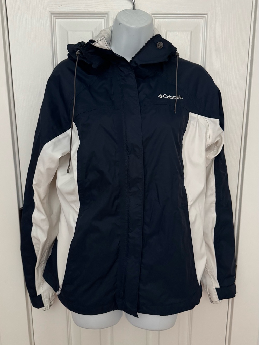 Columbia Women's Navy and White Hooded Ski Jacket